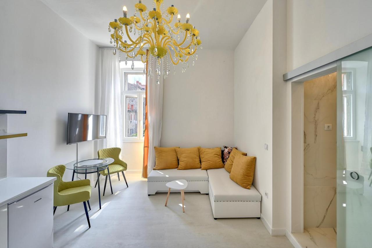 Apartma Collins Amethyst Center *