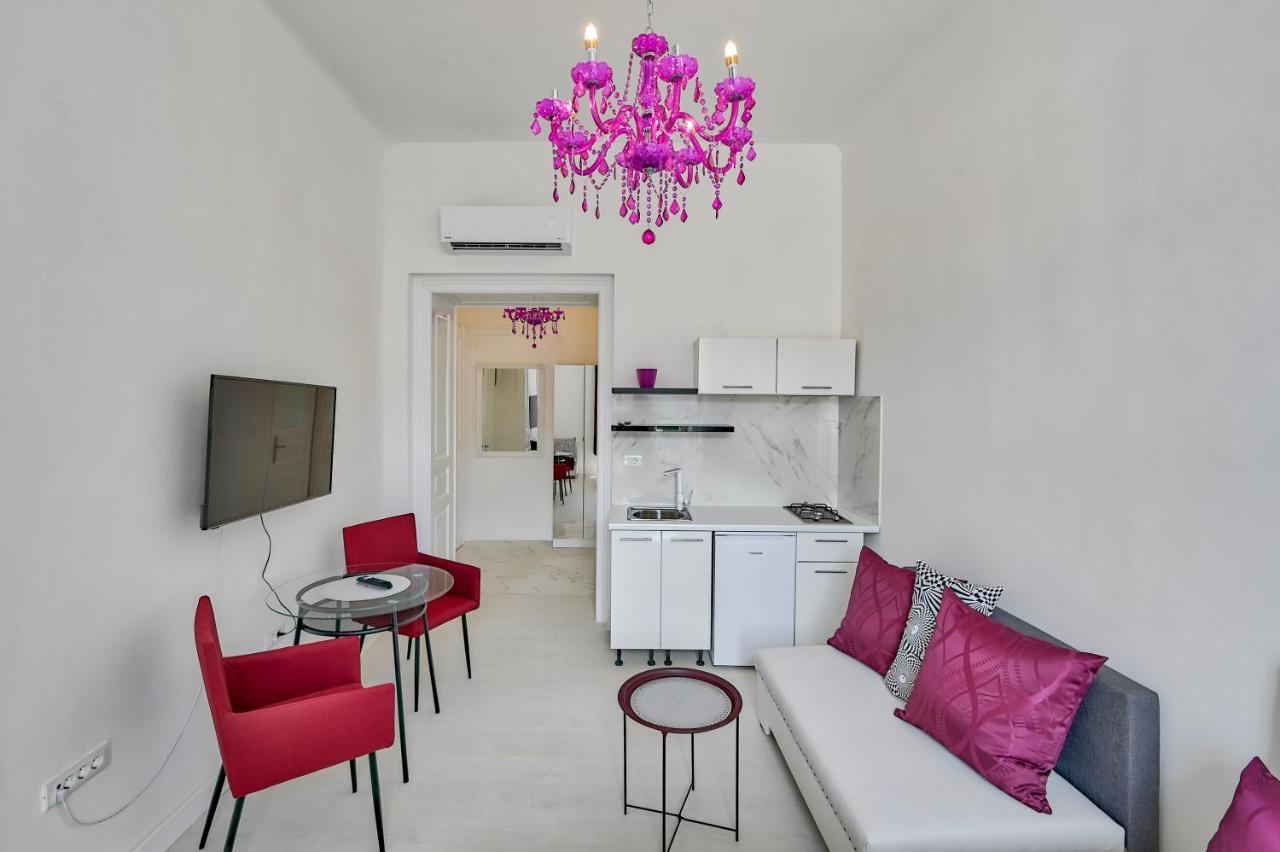 Apartment Collins Amethyst Center