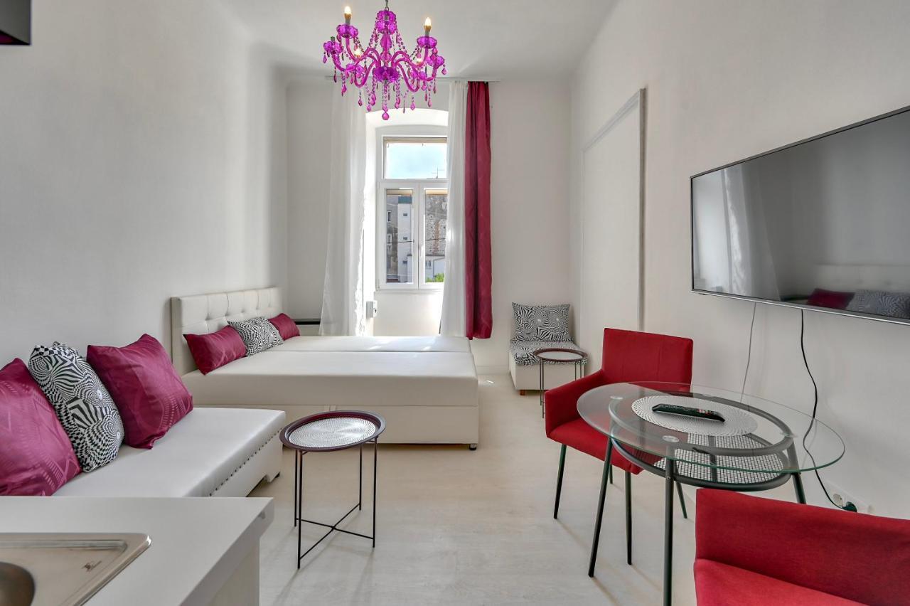Apartment Collins Amethyst Center