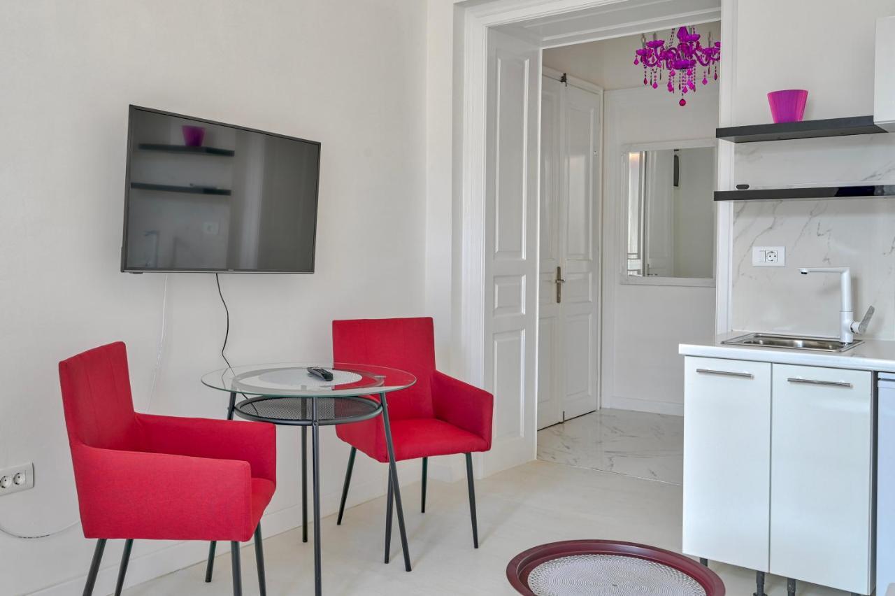 Apartment Collins Amethyst Center Pula
